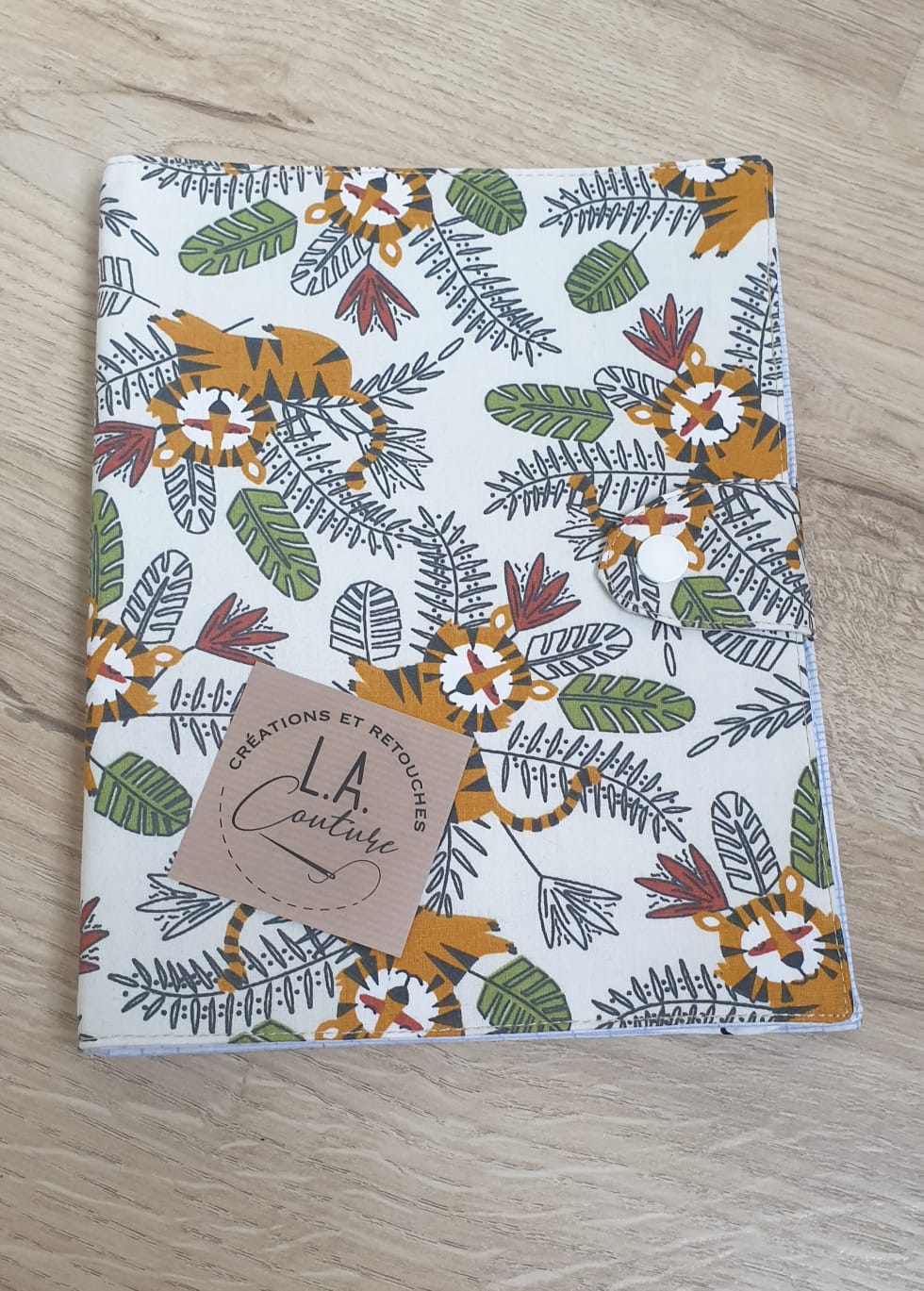 Livre tissus motifs jungle