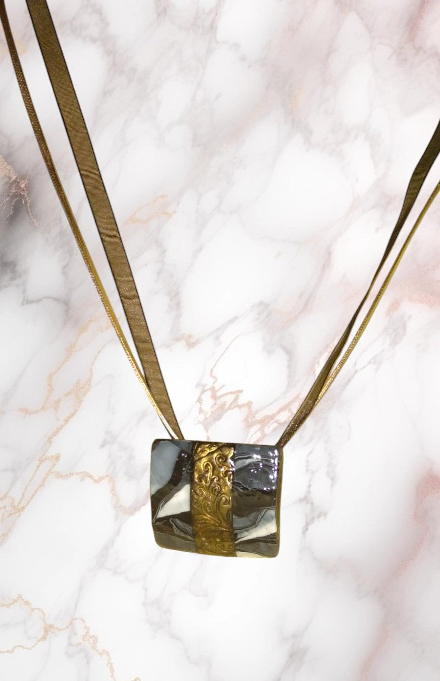Collier pendentif